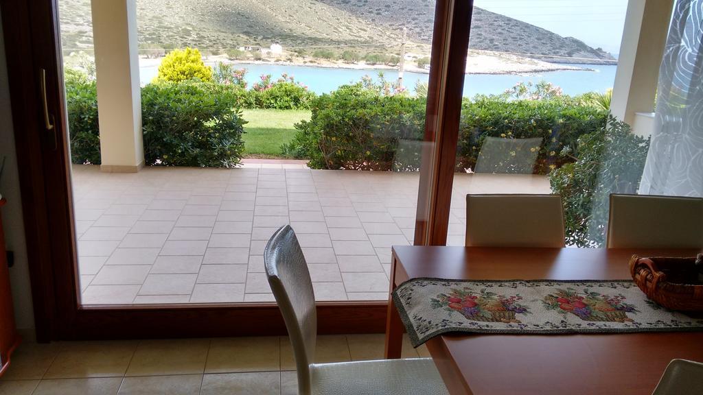 Tholos Bay Suites Kavoúsion 客房 照片