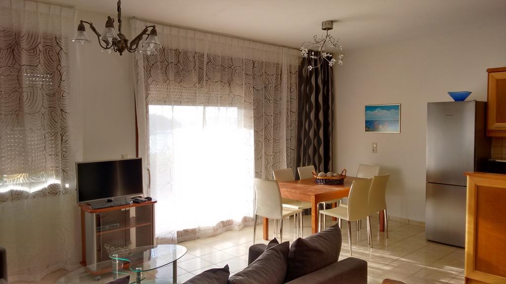 Tholos Bay Suites Kavoúsion 客房 照片